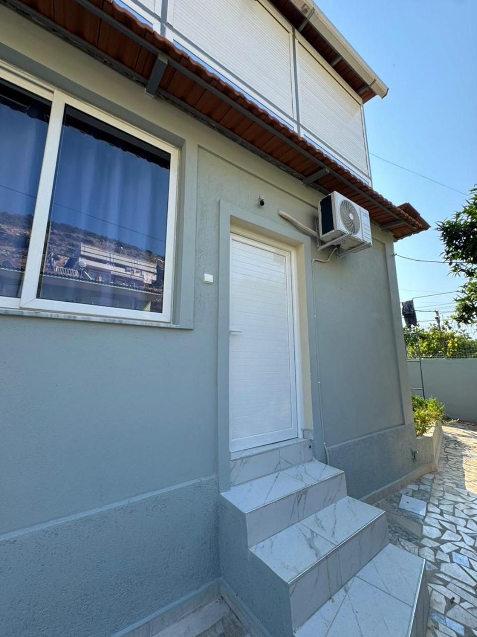 Miri Apartments Sarandë Exteriör bild