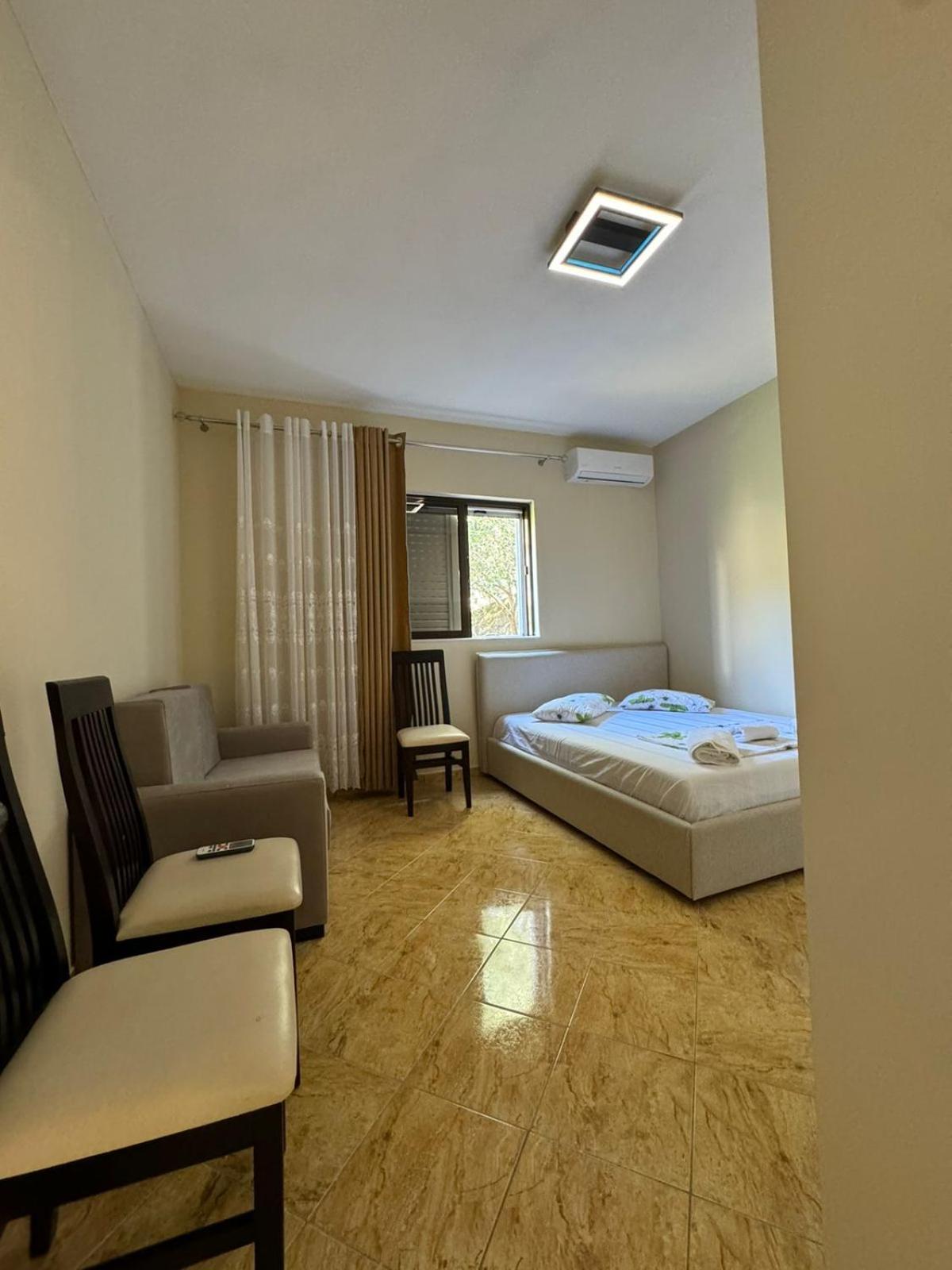 Miri Apartments Sarandë Exteriör bild