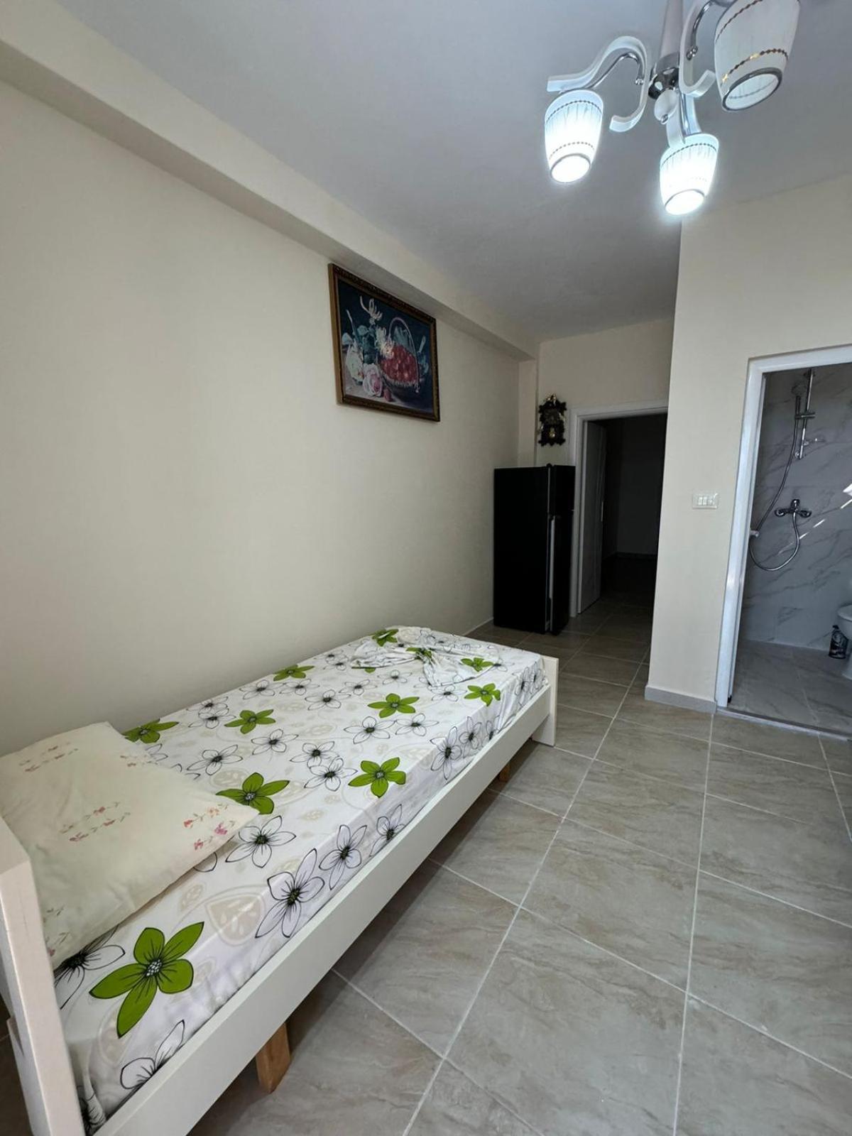 Miri Apartments Sarandë Exteriör bild