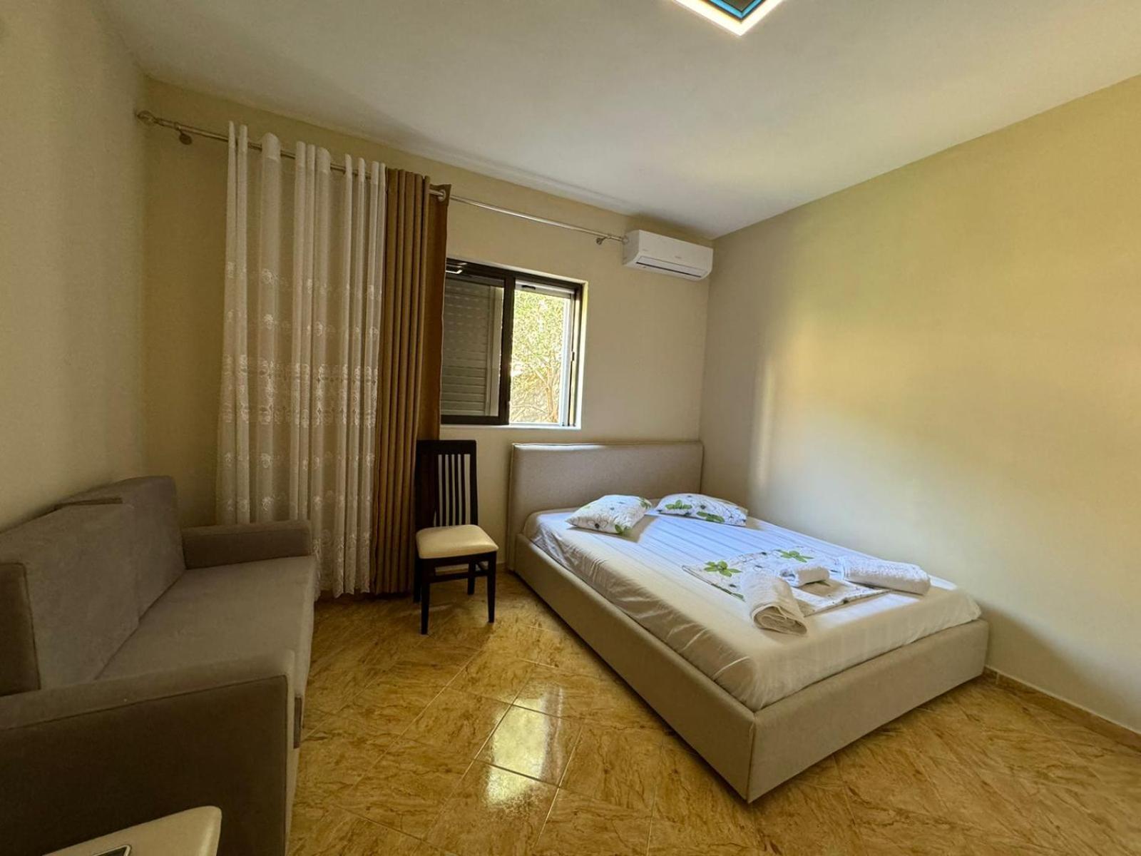 Miri Apartments Sarandë Exteriör bild