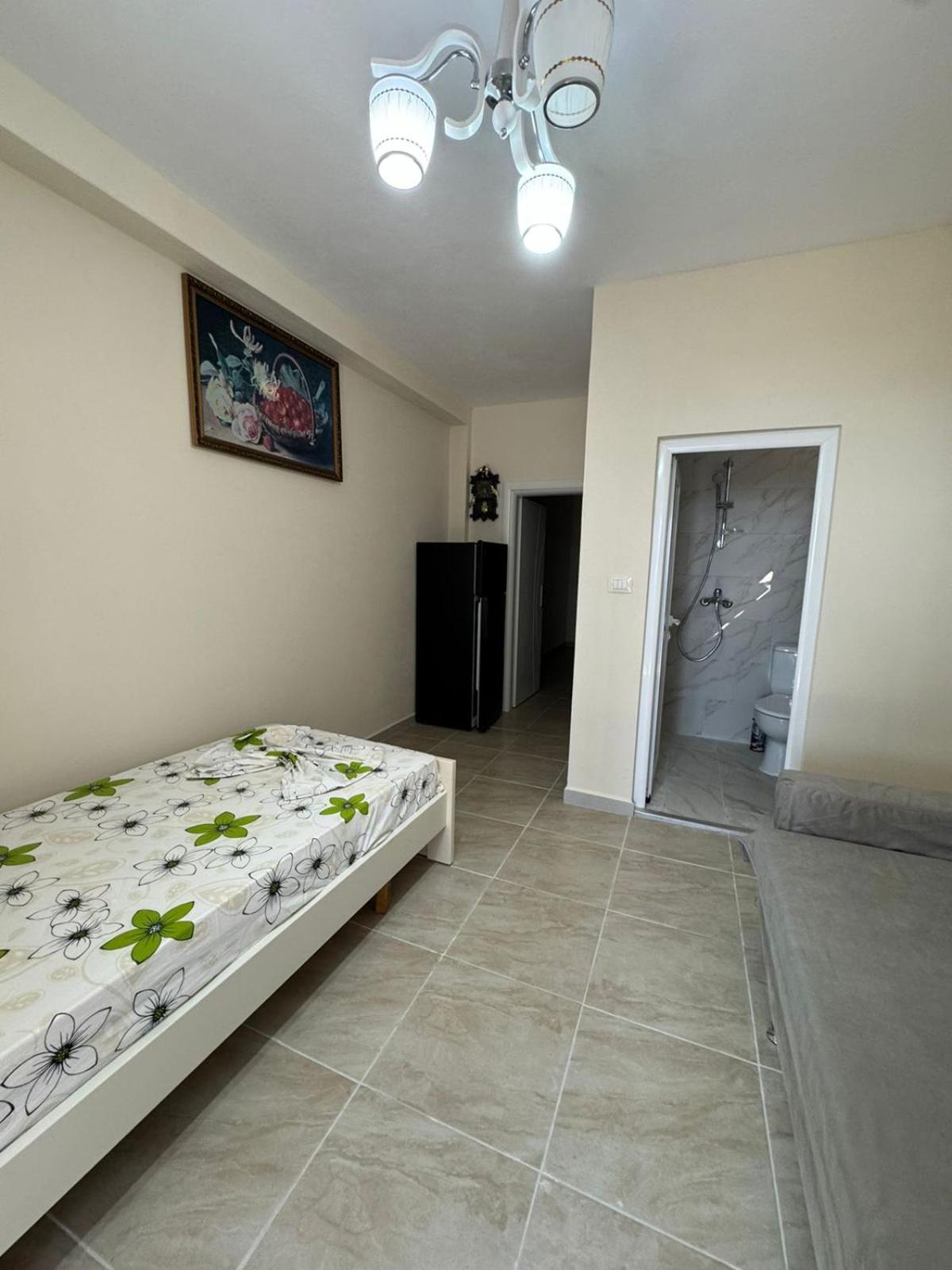 Miri Apartments Sarandë Exteriör bild